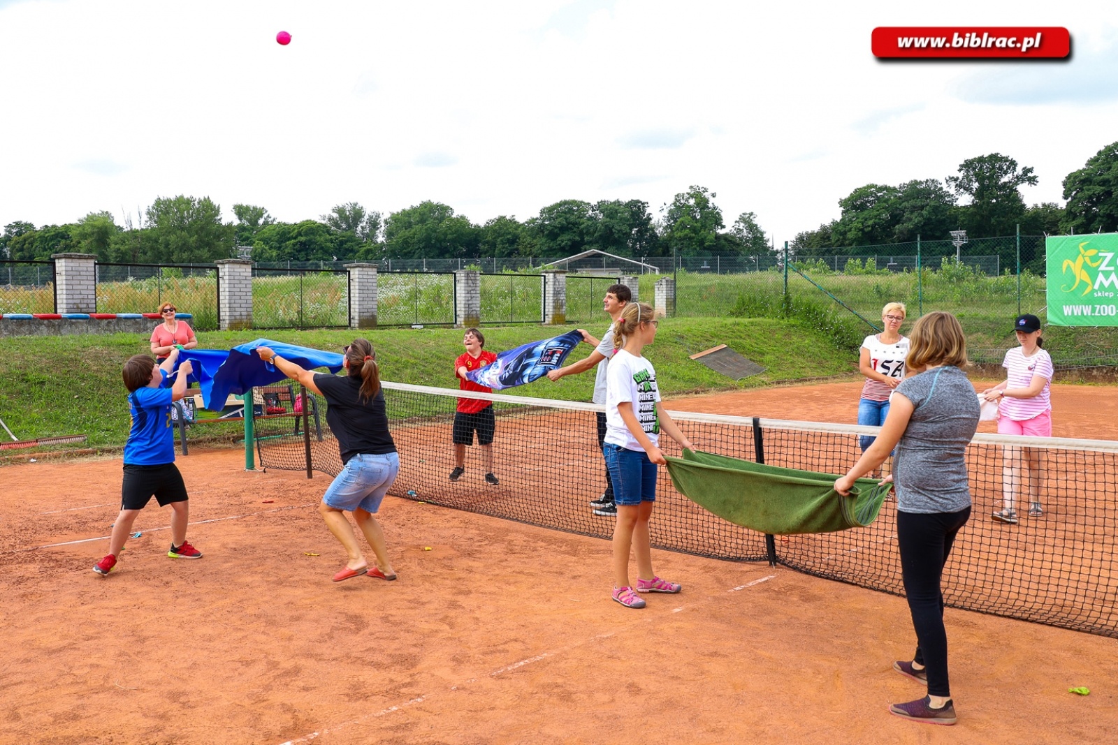 Zdjęcie w galerii na portalu naszraciborz.pl:  W bibliotece trwają wakacyjne zajęcia dla osób z niepełnosprawnościami wiadomości z regionu