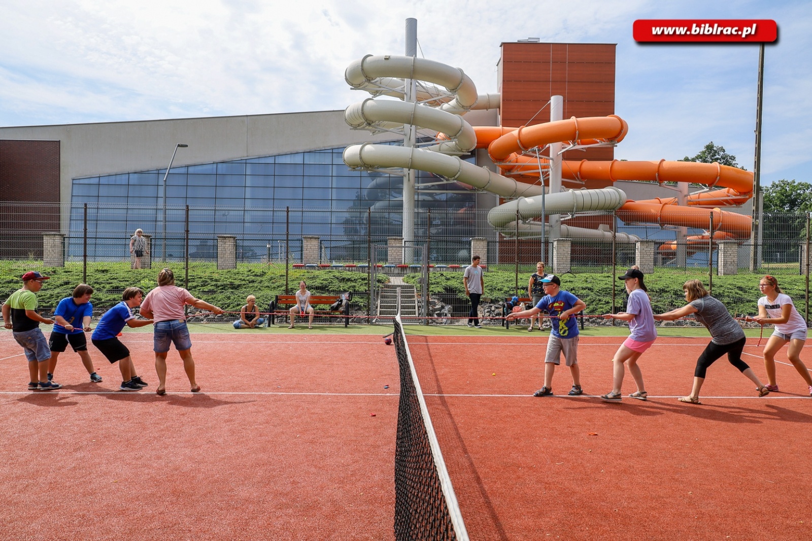 Zdjęcie w galerii na portalu naszraciborz.pl:  W bibliotece trwają wakacyjne zajęcia dla osób z niepełnosprawnościami wiadomości z regionu