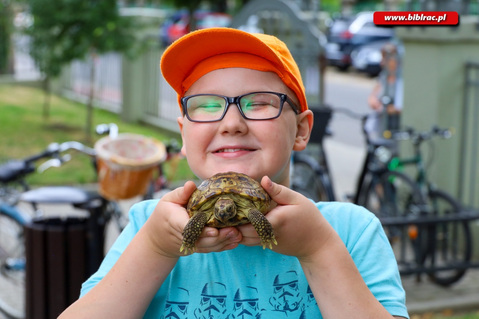 Zdjęcie w galerii na portalu naszraciborz.pl:  W bibliotece trwają wakacyjne zajęcia dla osób z niepełnosprawnościami wiadomości z regionu