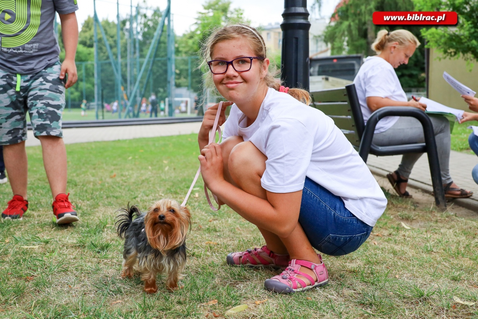 Zdjęcie w galerii na portalu naszraciborz.pl:  W bibliotece trwają wakacyjne zajęcia dla osób z niepełnosprawnościami wiadomości z regionu