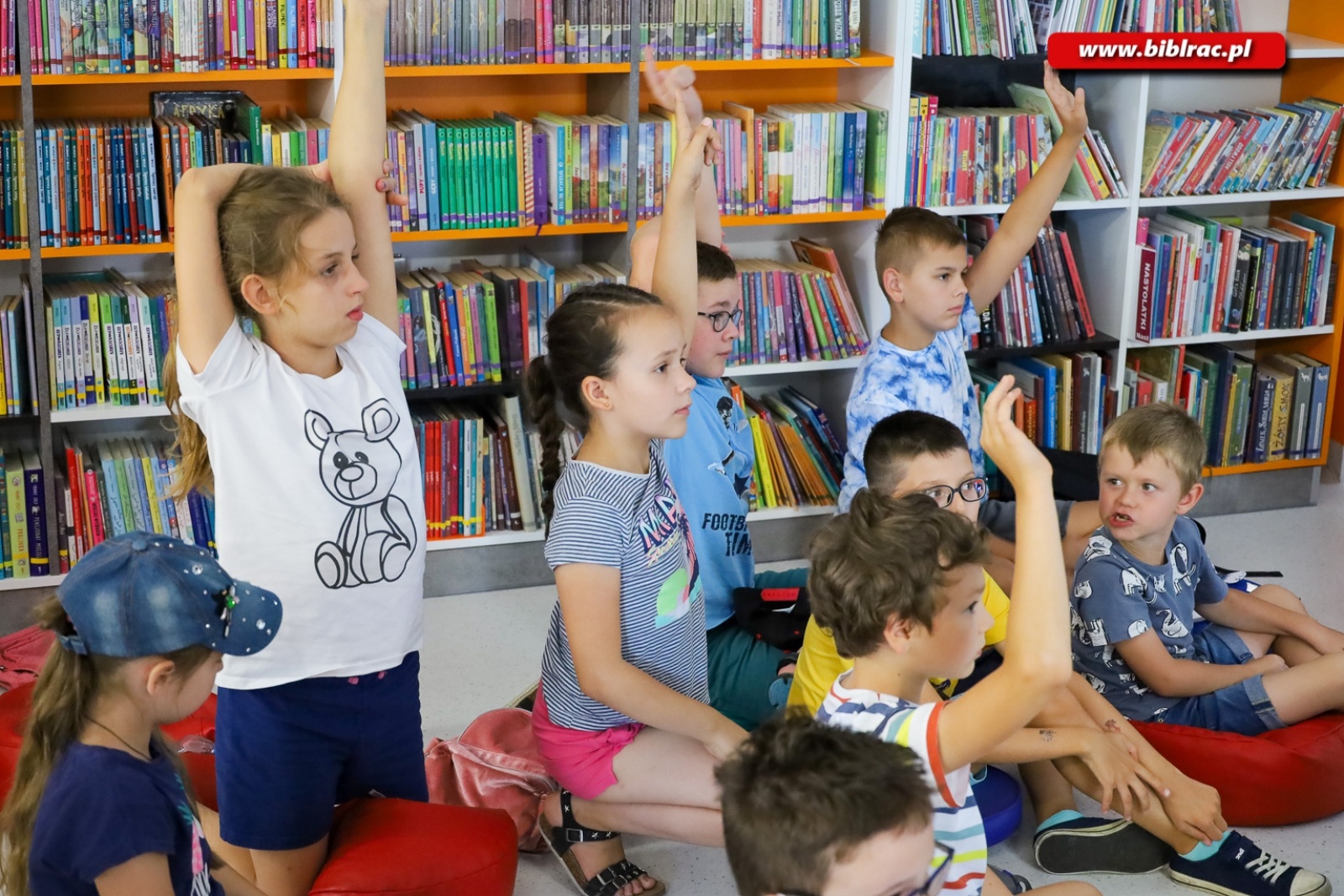Zdjęcie w galerii na portalu naszraciborz.pl: Kosmiczni przyjaciele – na półmetku Kosmicznego Lata z Biblioteką wiadomości z regionu