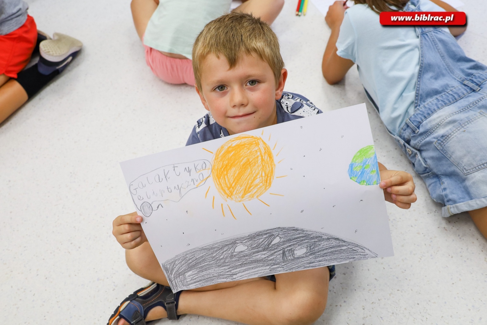 Zdjęcie w galerii na portalu naszraciborz.pl: Kosmiczni przyjaciele – na półmetku Kosmicznego Lata z Biblioteką wiadomości z regionu