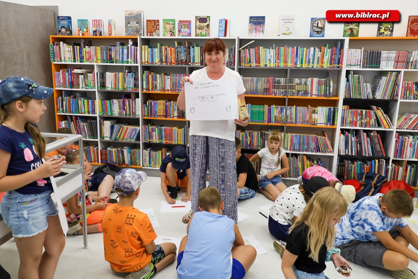 Zdjęcie w galerii na portalu naszraciborz.pl: Kosmiczni przyjaciele – na półmetku Kosmicznego Lata z Biblioteką wiadomości z regionu