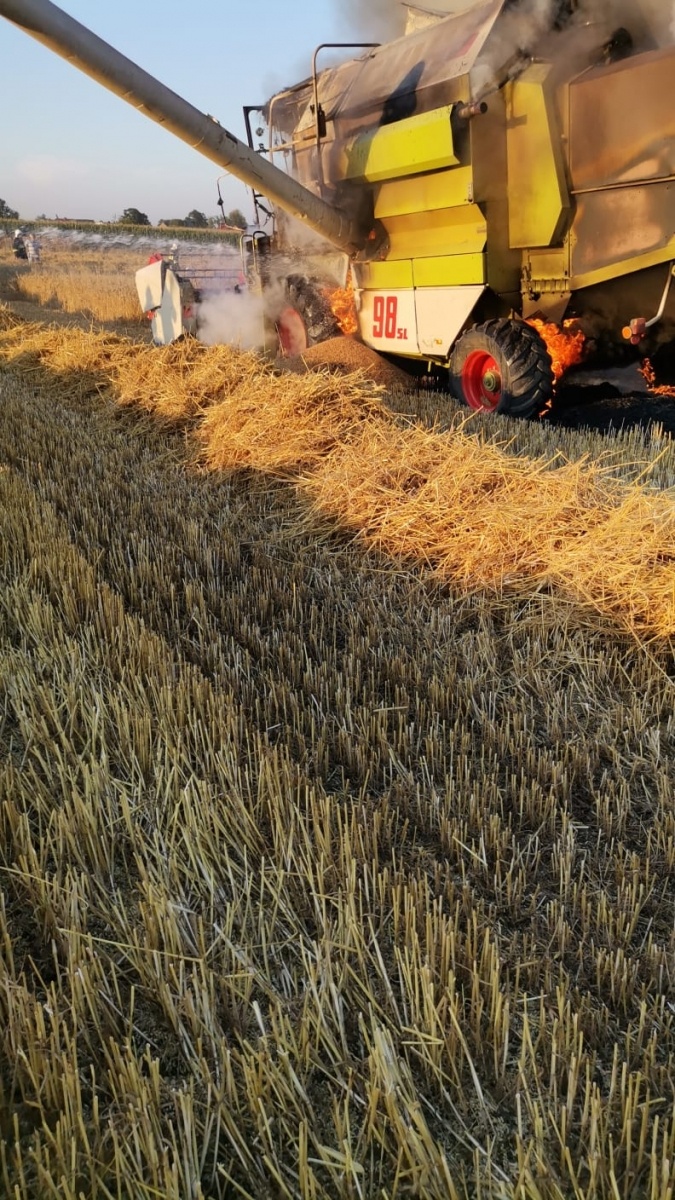 Zdjęcie w galerii na portalu naszraciborz.pl: Groźny pożar pomiędzy Turzem a Rudą wiadomości z regionu