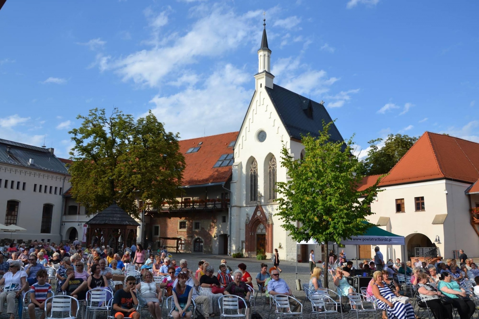 Zdjęcie w galerii na portalu naszraciborz.pl: Trzej tenorzy zaśpiewali na Zamku Piastowskim wiadomości z regionu