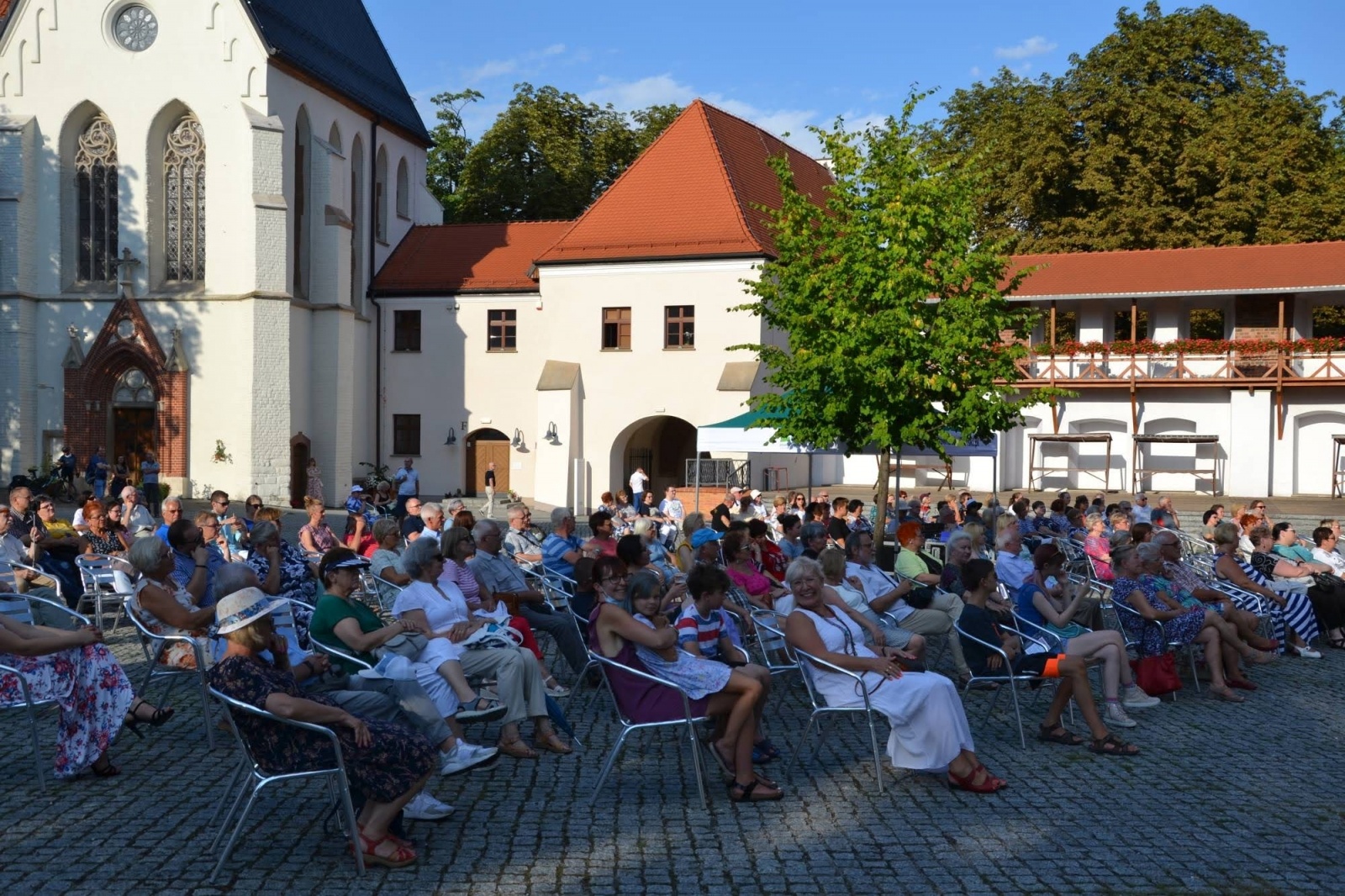 Zdjęcie w galerii na portalu naszraciborz.pl: Trzej tenorzy zaśpiewali na Zamku Piastowskim wiadomości z regionu