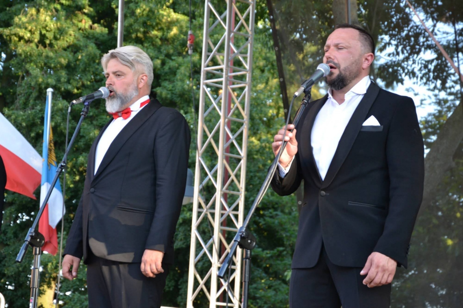 Zdjęcie w galerii na portalu naszraciborz.pl: Trzej tenorzy zaśpiewali na Zamku Piastowskim wiadomości z regionu