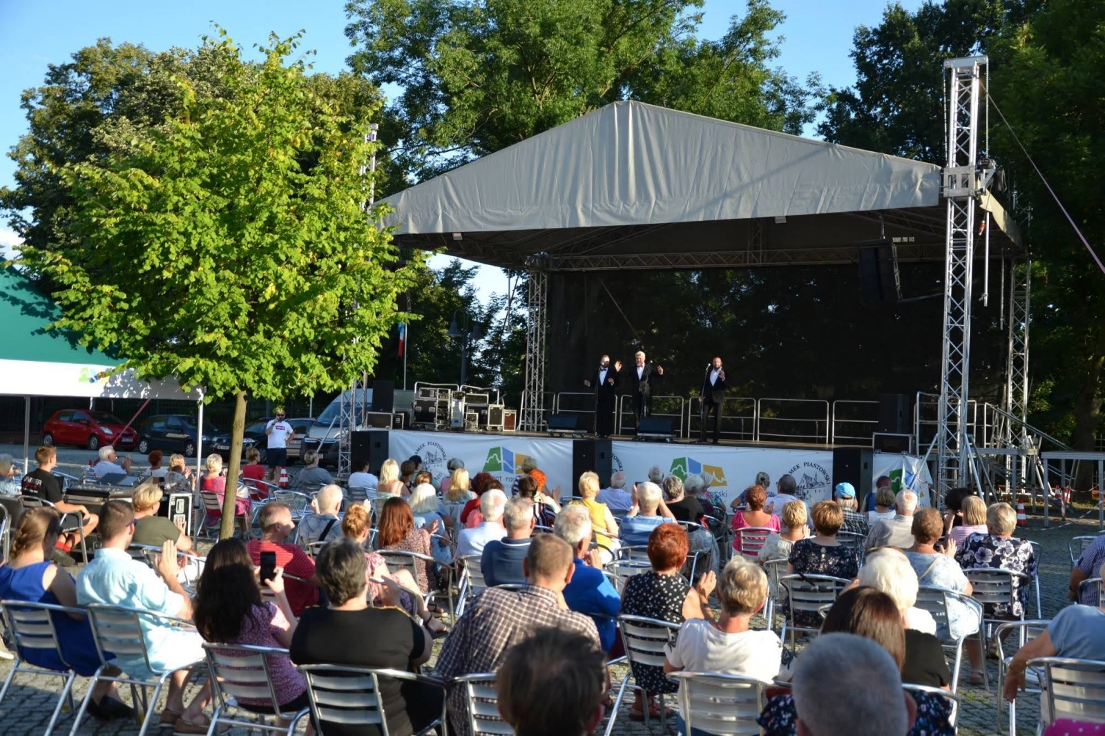 Zdjęcie w galerii na portalu naszraciborz.pl: Trzej tenorzy zaśpiewali na Zamku Piastowskim wiadomości z regionu