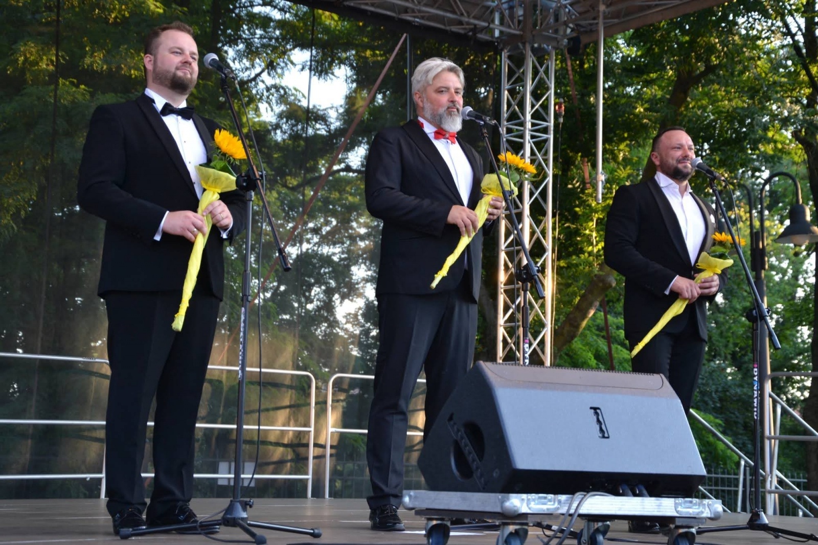 Zdjęcie w galerii na portalu naszraciborz.pl: Trzej tenorzy zaśpiewali na Zamku Piastowskim wiadomości z regionu