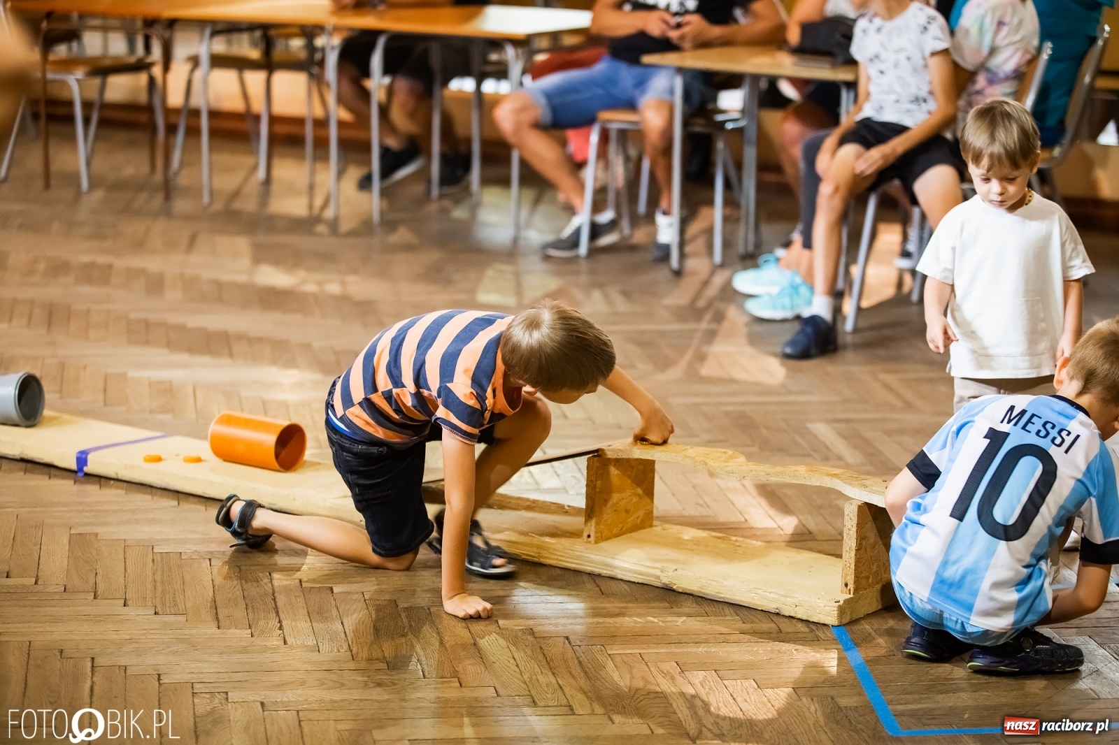 Zdjęcie w galerii na portalu naszraciborz.pl: Krzanowicka kapslomania schowała się do MOK-u wiadomości z regionu