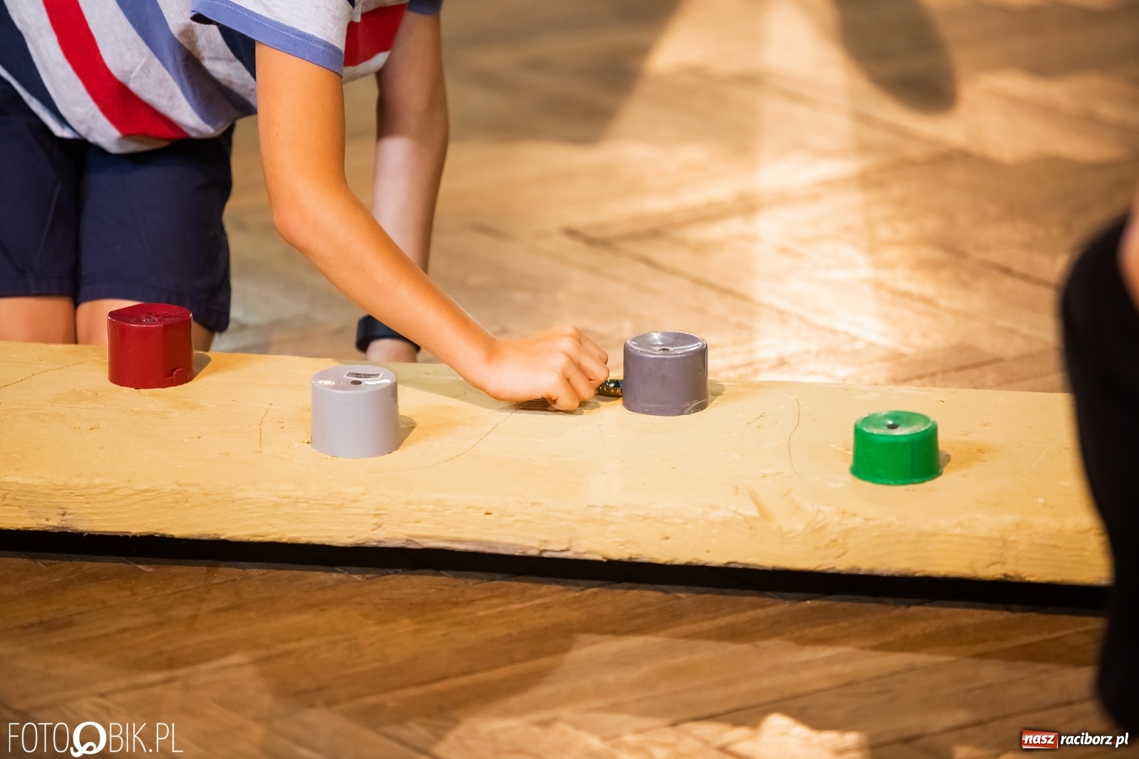 Zdjęcie w galerii na portalu naszraciborz.pl: Krzanowicka kapslomania schowała się do MOK-u wiadomości z regionu