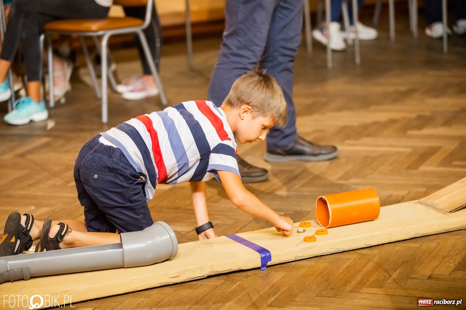 Zdjęcie w galerii na portalu naszraciborz.pl: Krzanowicka kapslomania schowała się do MOK-u wiadomości z regionu