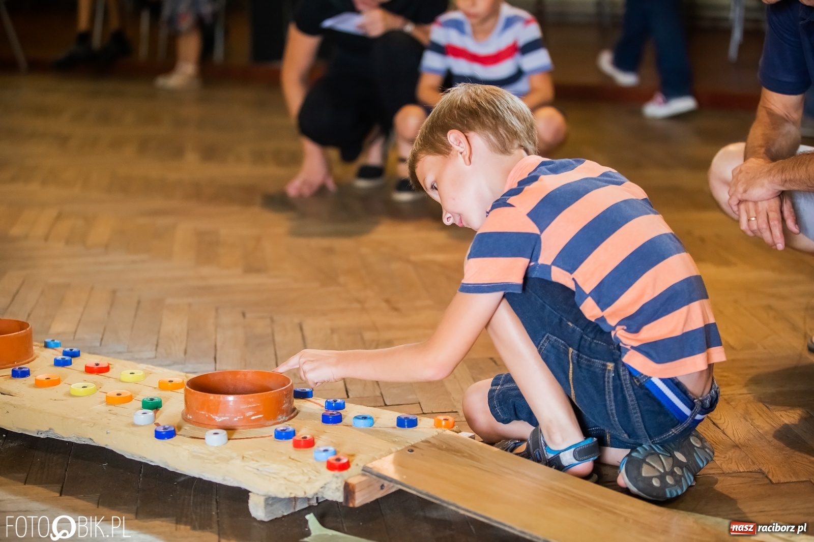 Zdjęcie w galerii na portalu naszraciborz.pl: Krzanowicka kapslomania schowała się do MOK-u wiadomości z regionu