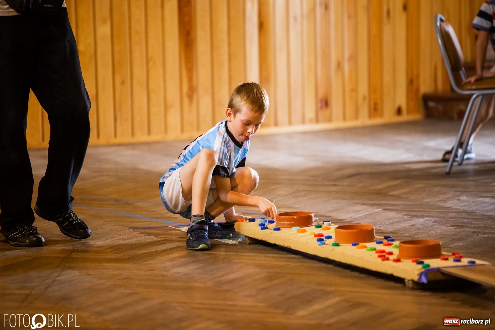 Zdjęcie w galerii na portalu naszraciborz.pl: Krzanowicka kapslomania schowała się do MOK-u wiadomości z regionu