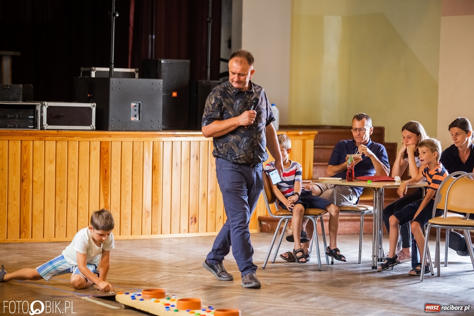 Zdjęcie w galerii na portalu naszraciborz.pl: Krzanowicka kapslomania schowała się do MOK-u wiadomości z regionu