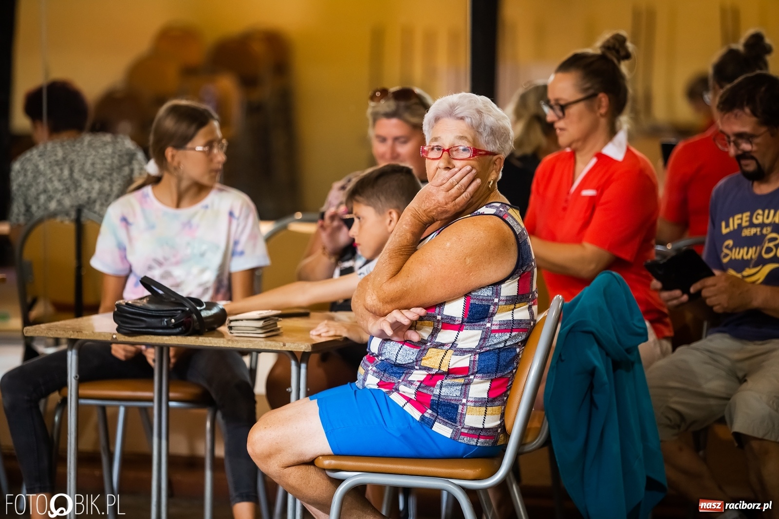 Zdjęcie w galerii na portalu naszraciborz.pl: Krzanowicka kapslomania schowała się do MOK-u wiadomości z regionu