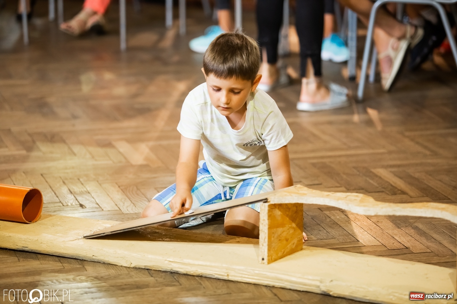 Zdjęcie w galerii na portalu naszraciborz.pl: Krzanowicka kapslomania schowała się do MOK-u wiadomości z regionu