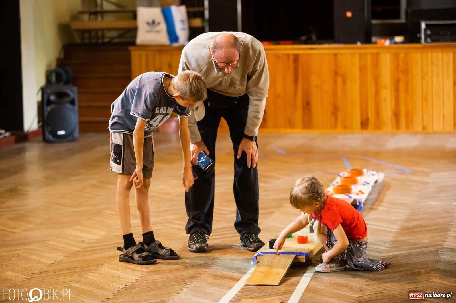 Zdjęcie w galerii na portalu naszraciborz.pl: Krzanowicka kapslomania schowała się do MOK-u wiadomości z regionu