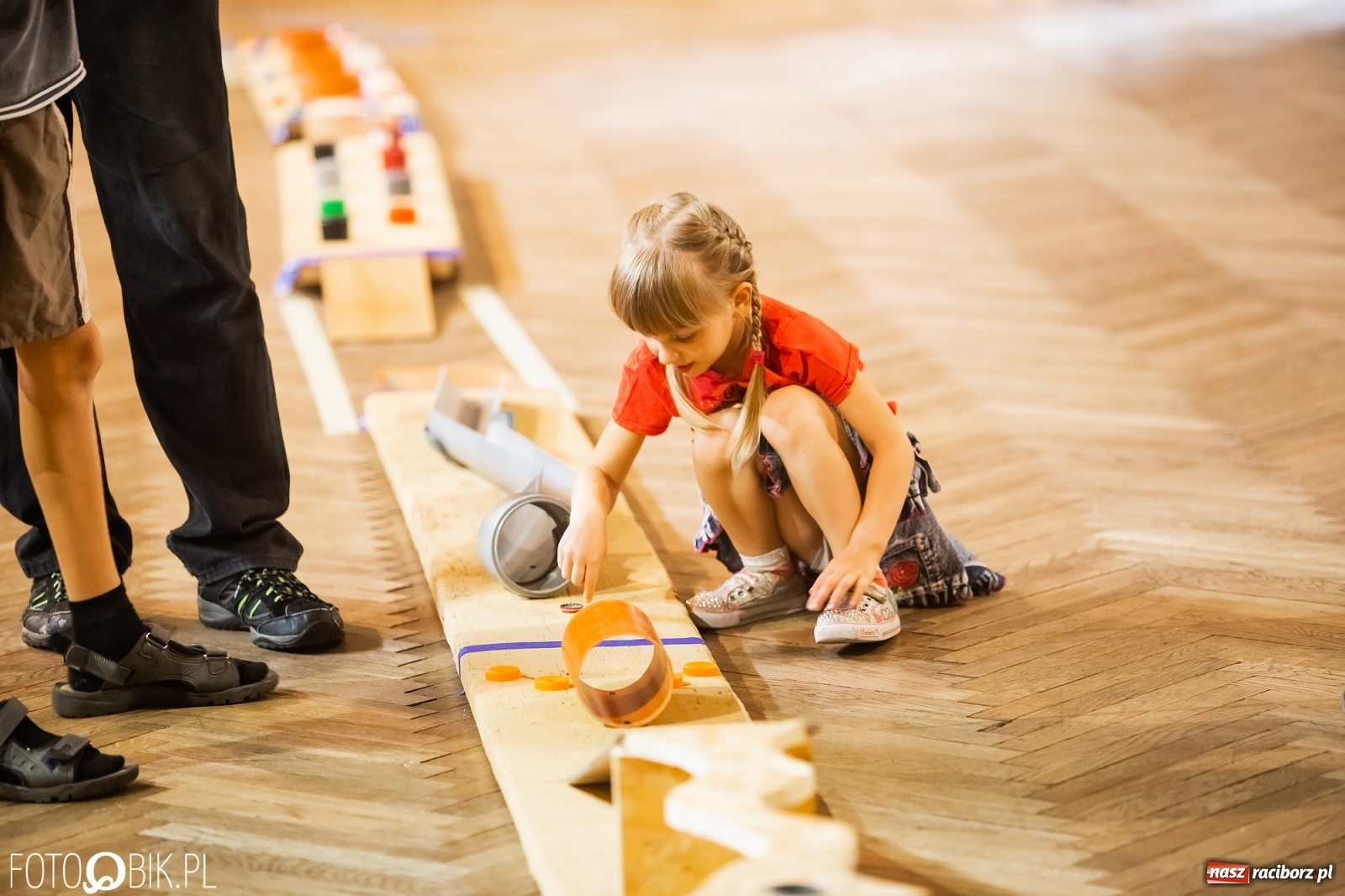 Zdjęcie w galerii na portalu naszraciborz.pl: Krzanowicka kapslomania schowała się do MOK-u wiadomości z regionu