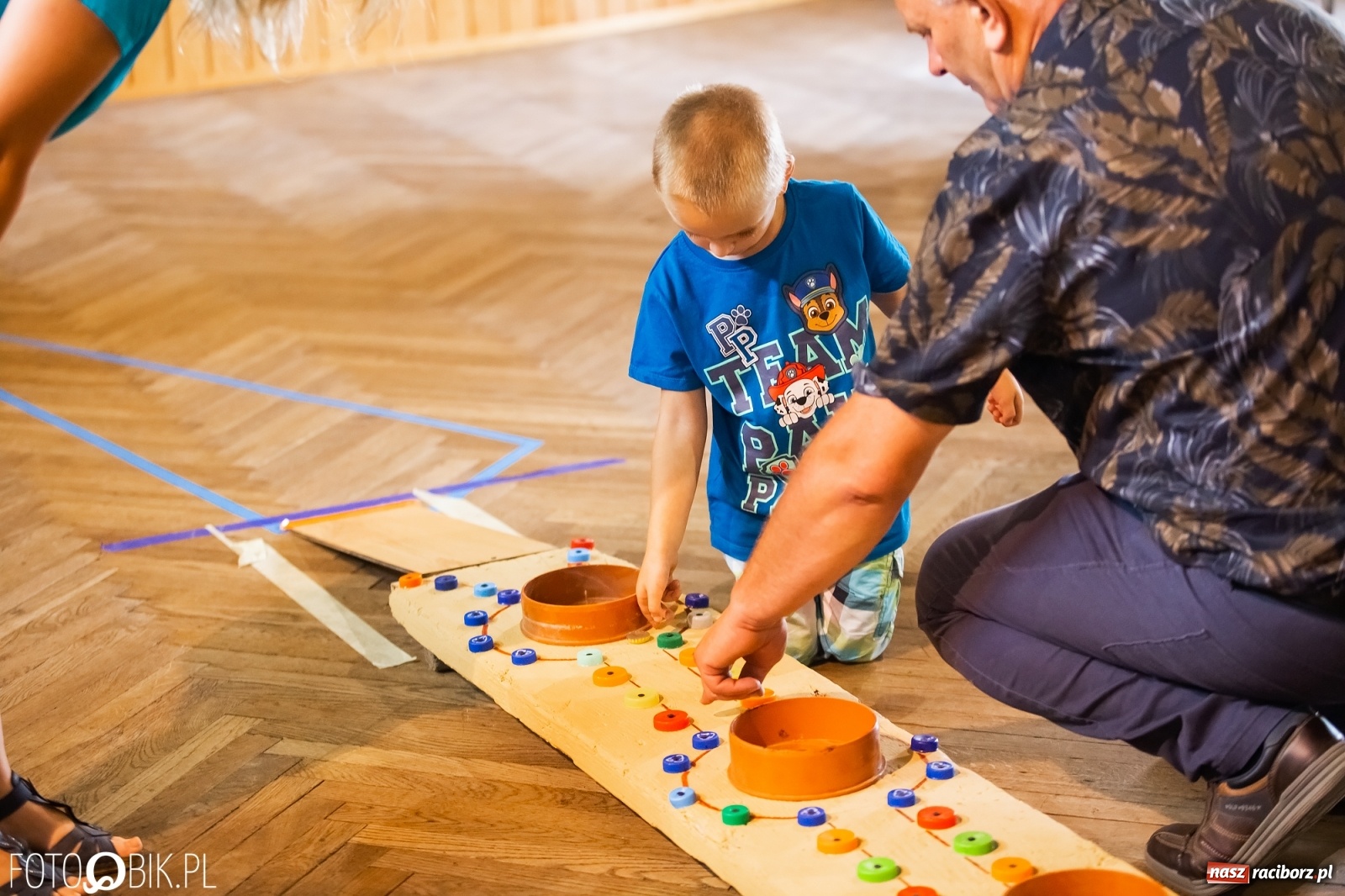 Zdjęcie w galerii na portalu naszraciborz.pl: Krzanowicka kapslomania schowała się do MOK-u wiadomości z regionu
