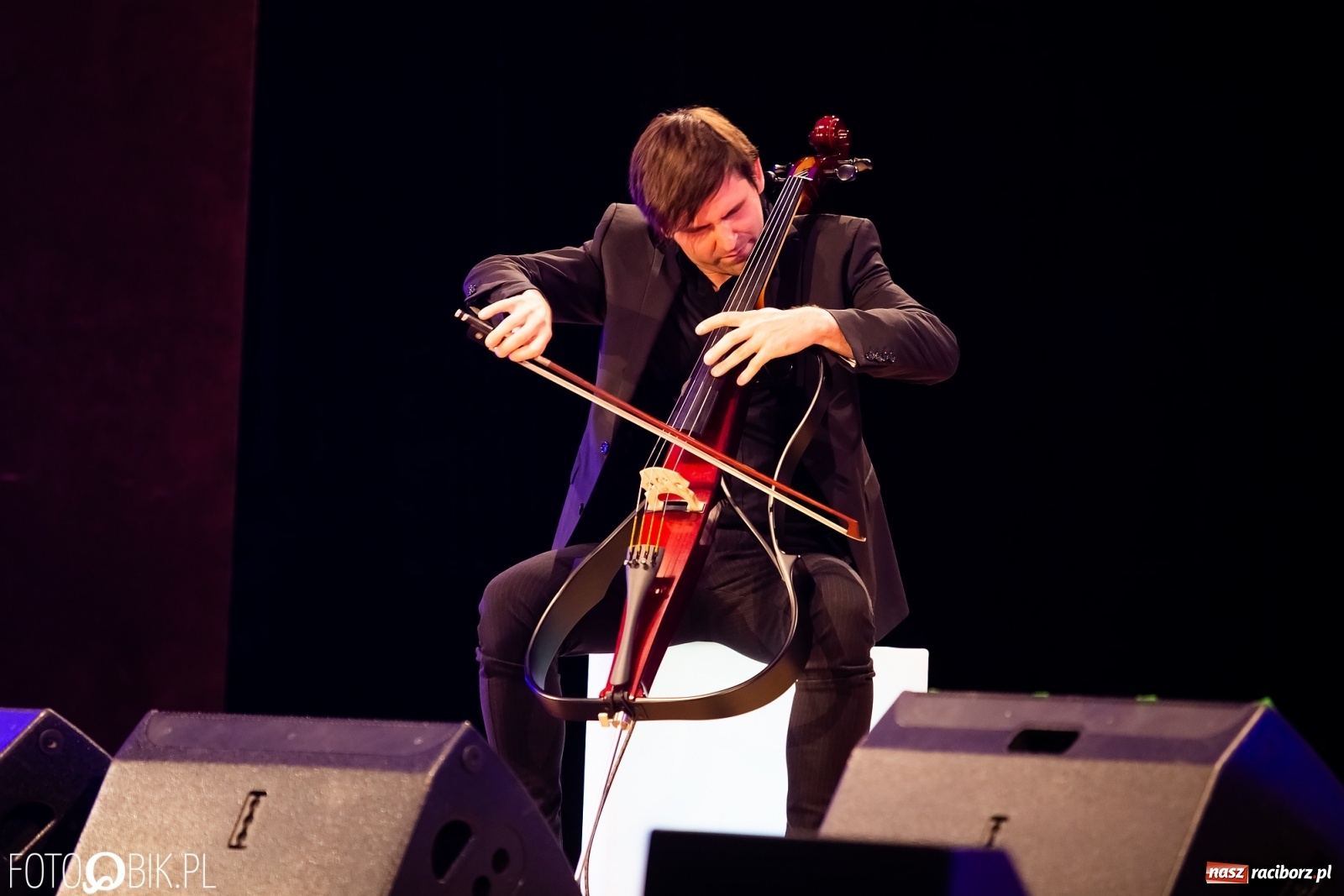 Zdjęcie w galerii na portalu naszraciborz.pl: Koncert Cello Brothers w Raciborskim Centrum Kultury wiadomości z regionu