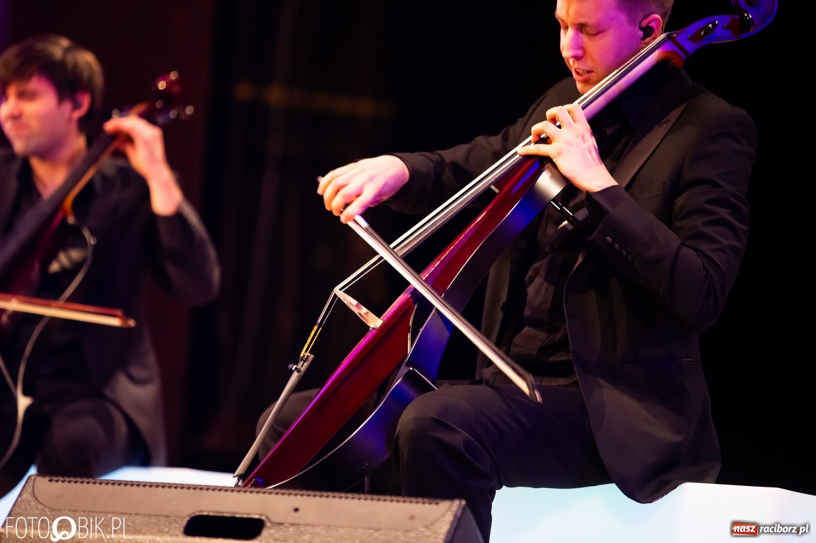 Zdjęcie w galerii na portalu naszraciborz.pl: Koncert Cello Brothers w Raciborskim Centrum Kultury wiadomości z regionu