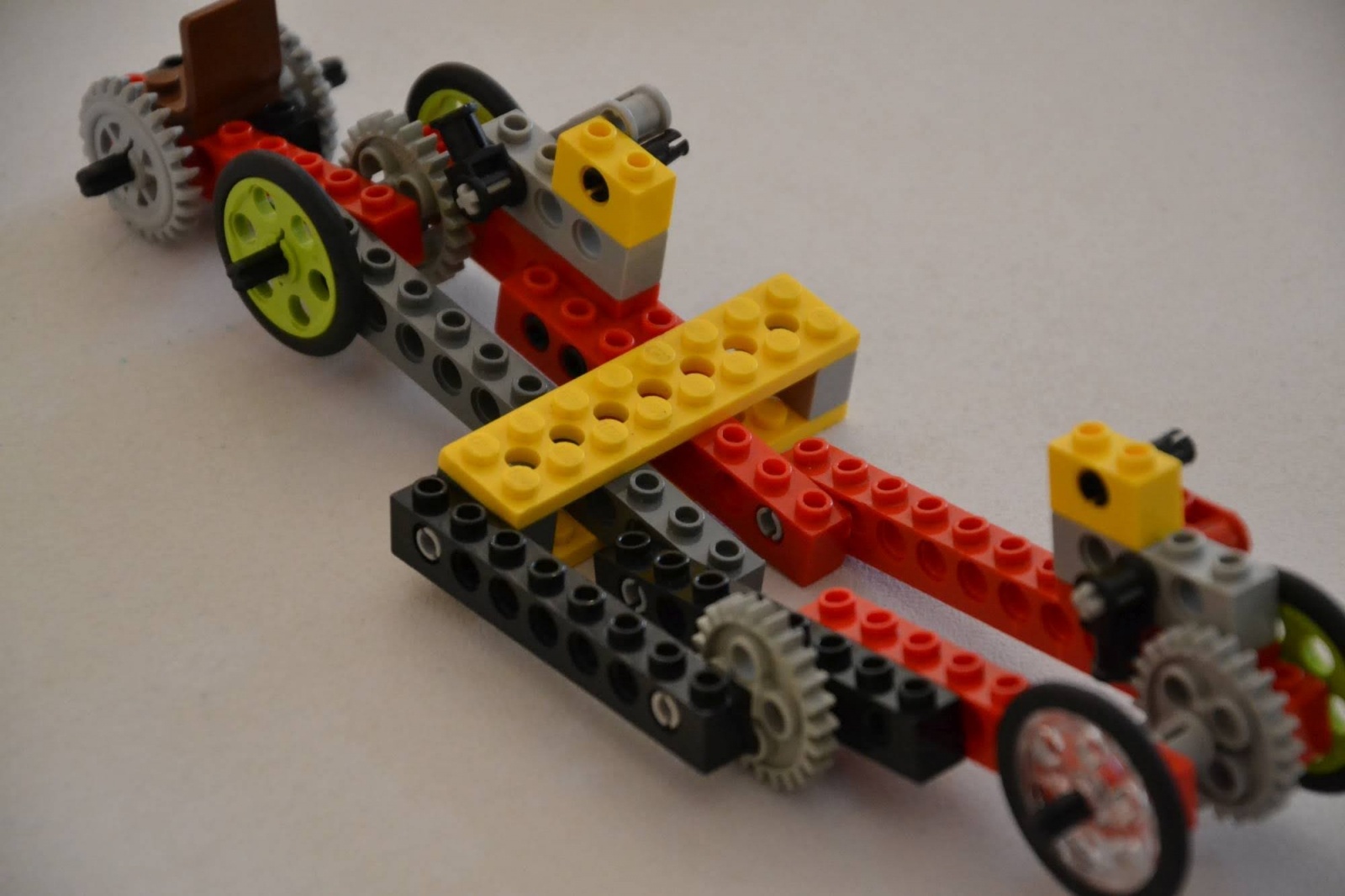 Zdjęcie w galerii na portalu naszraciborz.pl: Jesteśmy dobrzy w te klocki. Warsztaty Lego na Zamku Piastowskim  wiadomości z regionu