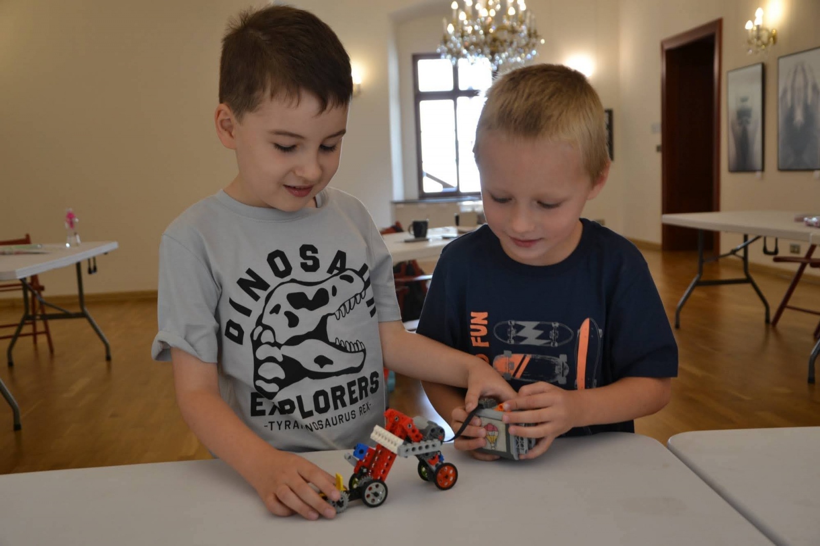 Zdjęcie w galerii na portalu naszraciborz.pl: Jesteśmy dobrzy w te klocki. Warsztaty Lego na Zamku Piastowskim  wiadomości z regionu