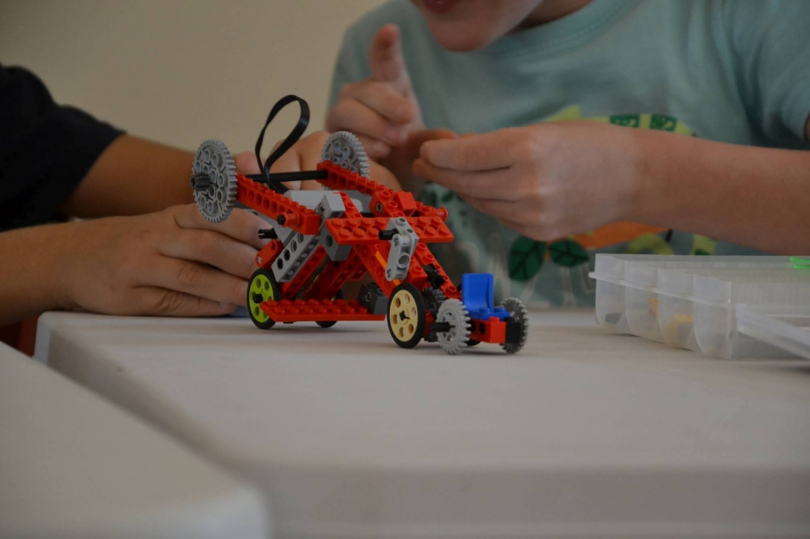 Zdjęcie w galerii na portalu naszraciborz.pl: Jesteśmy dobrzy w te klocki. Warsztaty Lego na Zamku Piastowskim  wiadomości z regionu