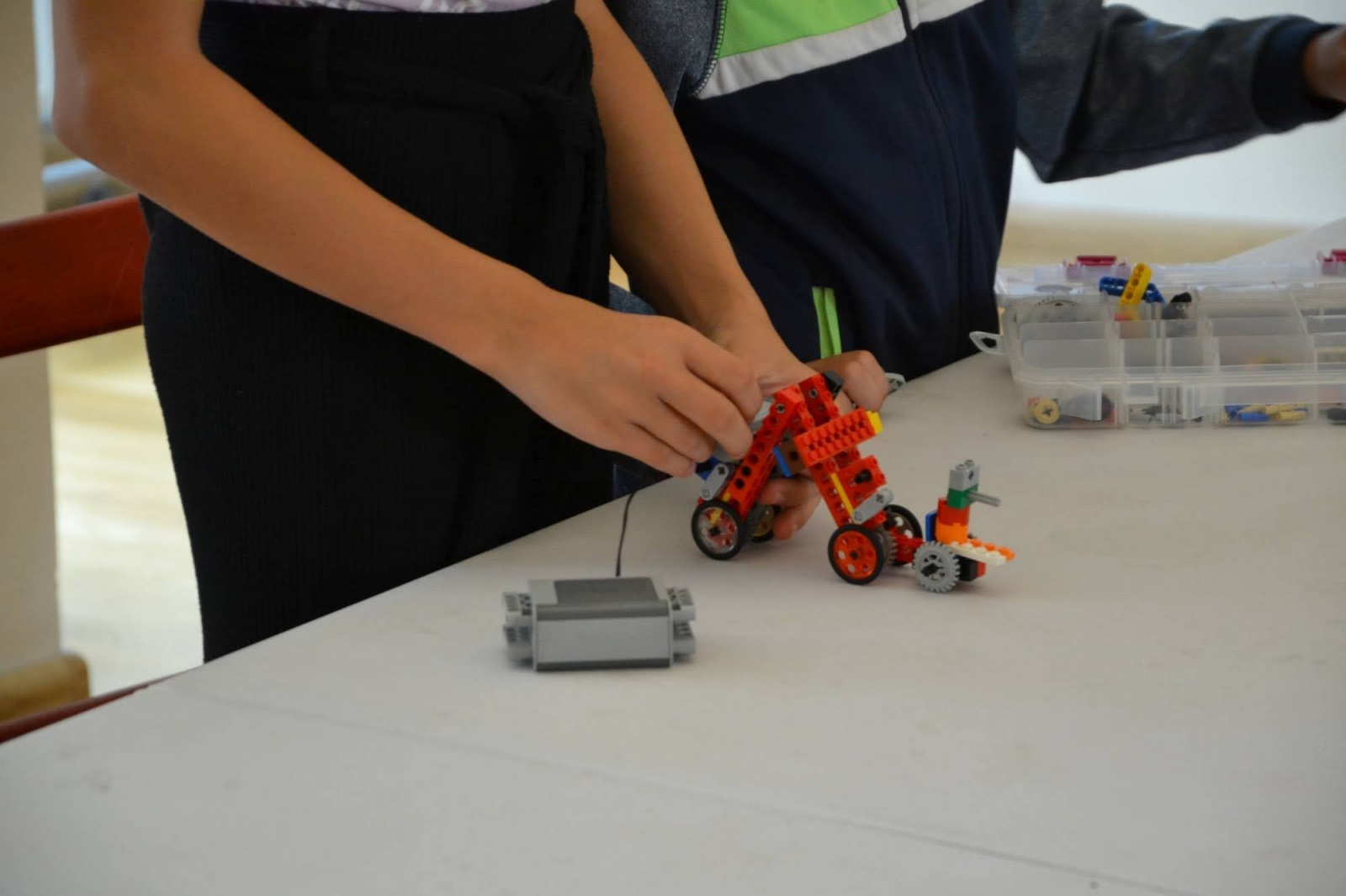 Zdjęcie w galerii na portalu naszraciborz.pl: Jesteśmy dobrzy w te klocki. Warsztaty Lego na Zamku Piastowskim  wiadomości z regionu