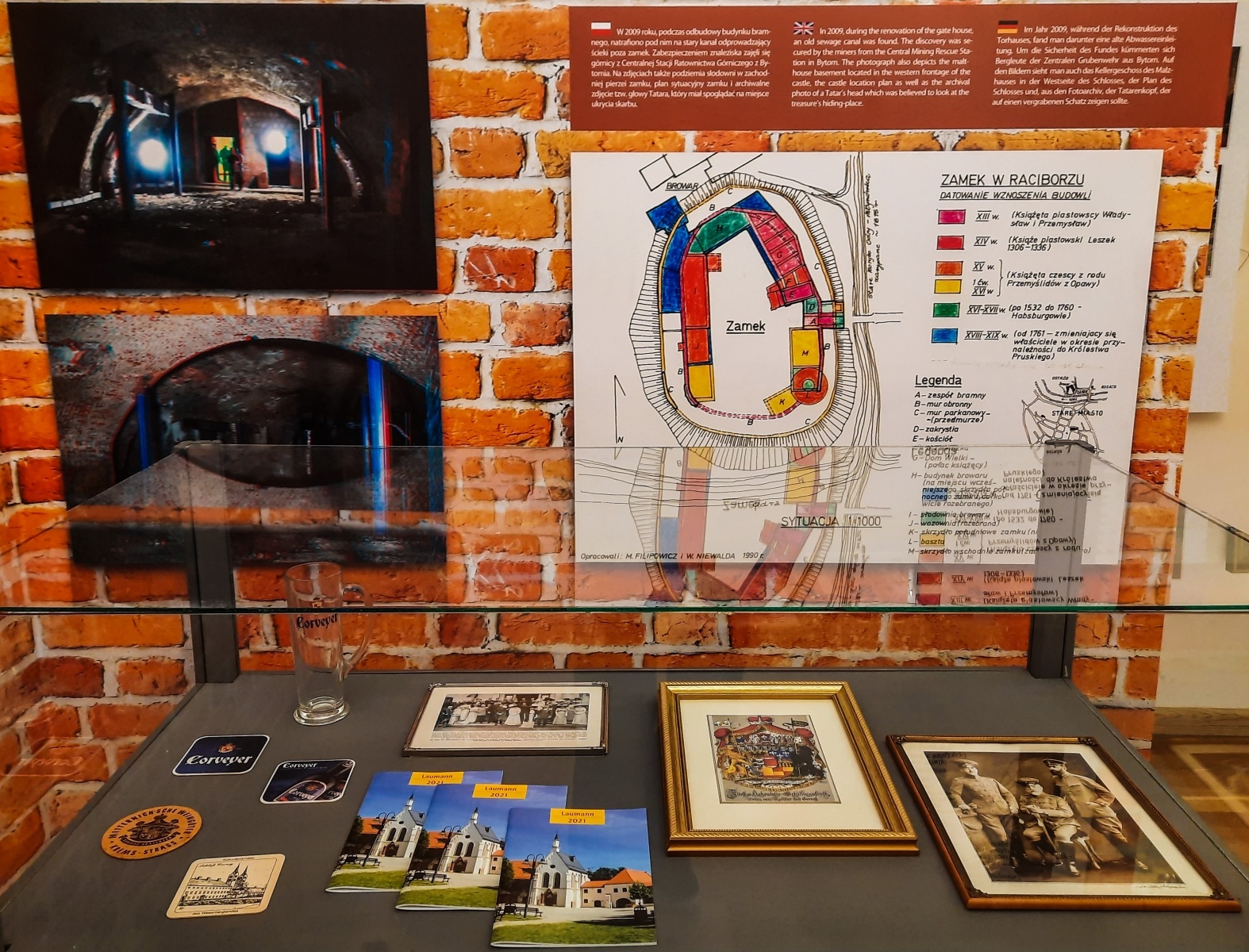 Zdjęcie w galerii na portalu naszraciborz.pl: Nowe pamiątki związane z rodziną von Ratibor trafiły na zamek wiadomości z regionu