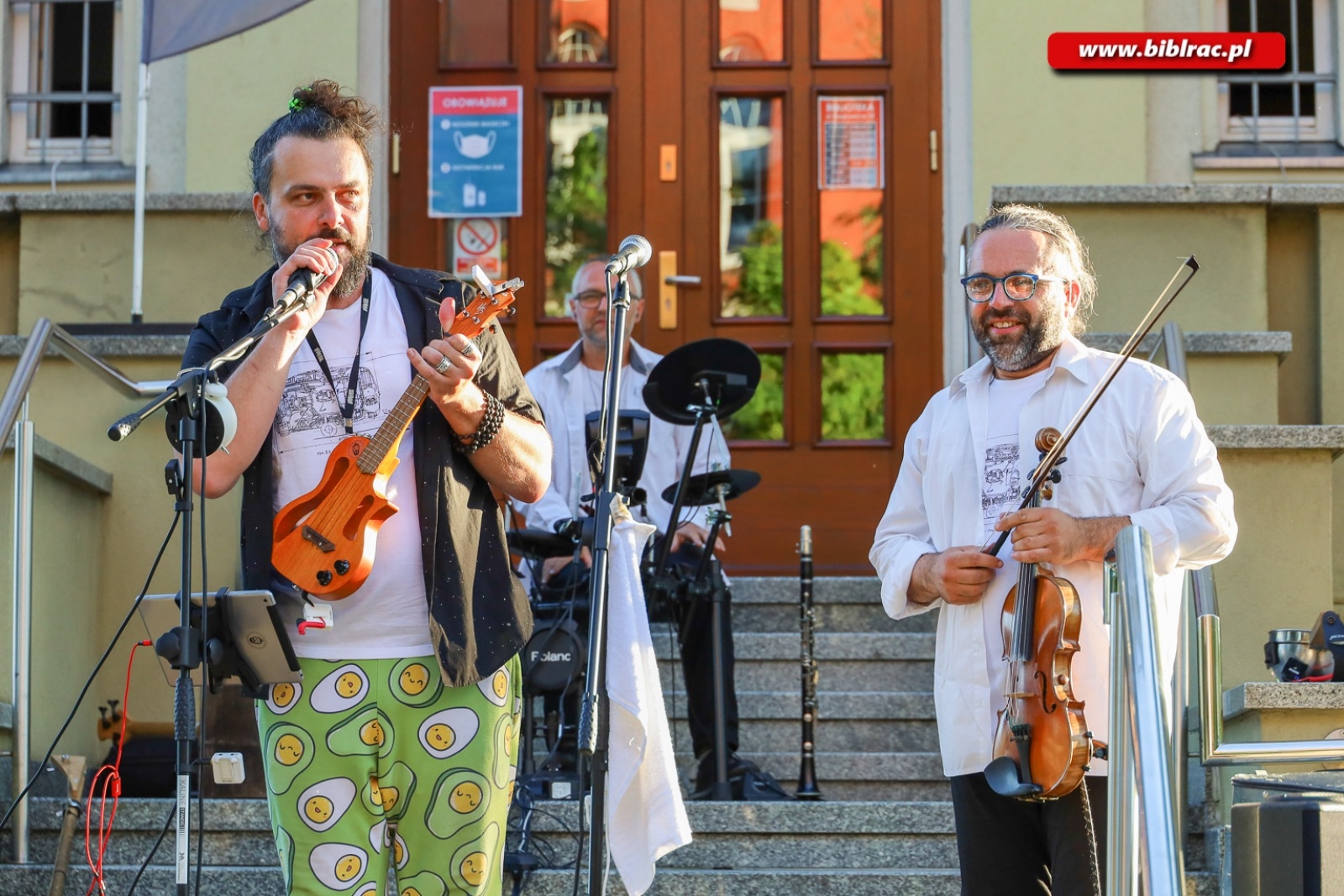 Zdjęcie w galerii na portalu naszraciborz.pl: Historia muzyki w kilku krótkich lekcjach. Bardzo muzyczny Letni Teatr na Schodach wiadomości z regionu