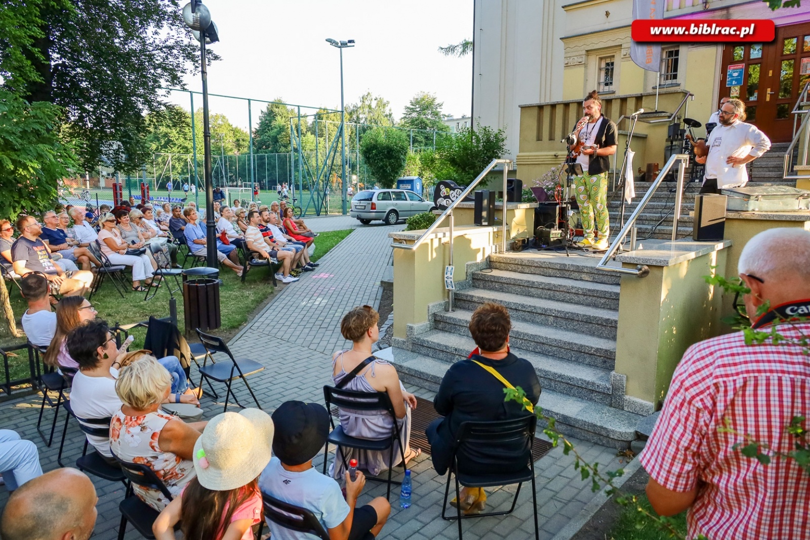 Zdjęcie w galerii na portalu naszraciborz.pl: Historia muzyki w kilku krótkich lekcjach. Bardzo muzyczny Letni Teatr na Schodach wiadomości z regionu