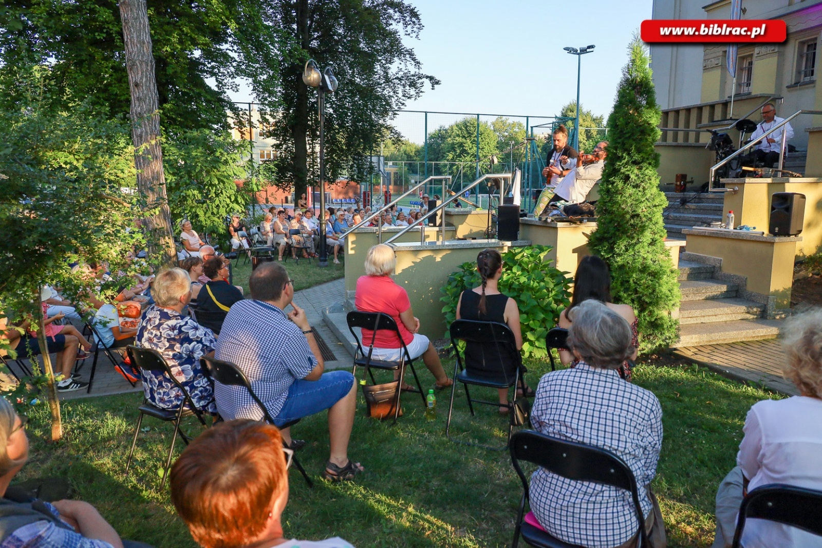 Zdjęcie w galerii na portalu naszraciborz.pl: Historia muzyki w kilku krótkich lekcjach. Bardzo muzyczny Letni Teatr na Schodach wiadomości z regionu