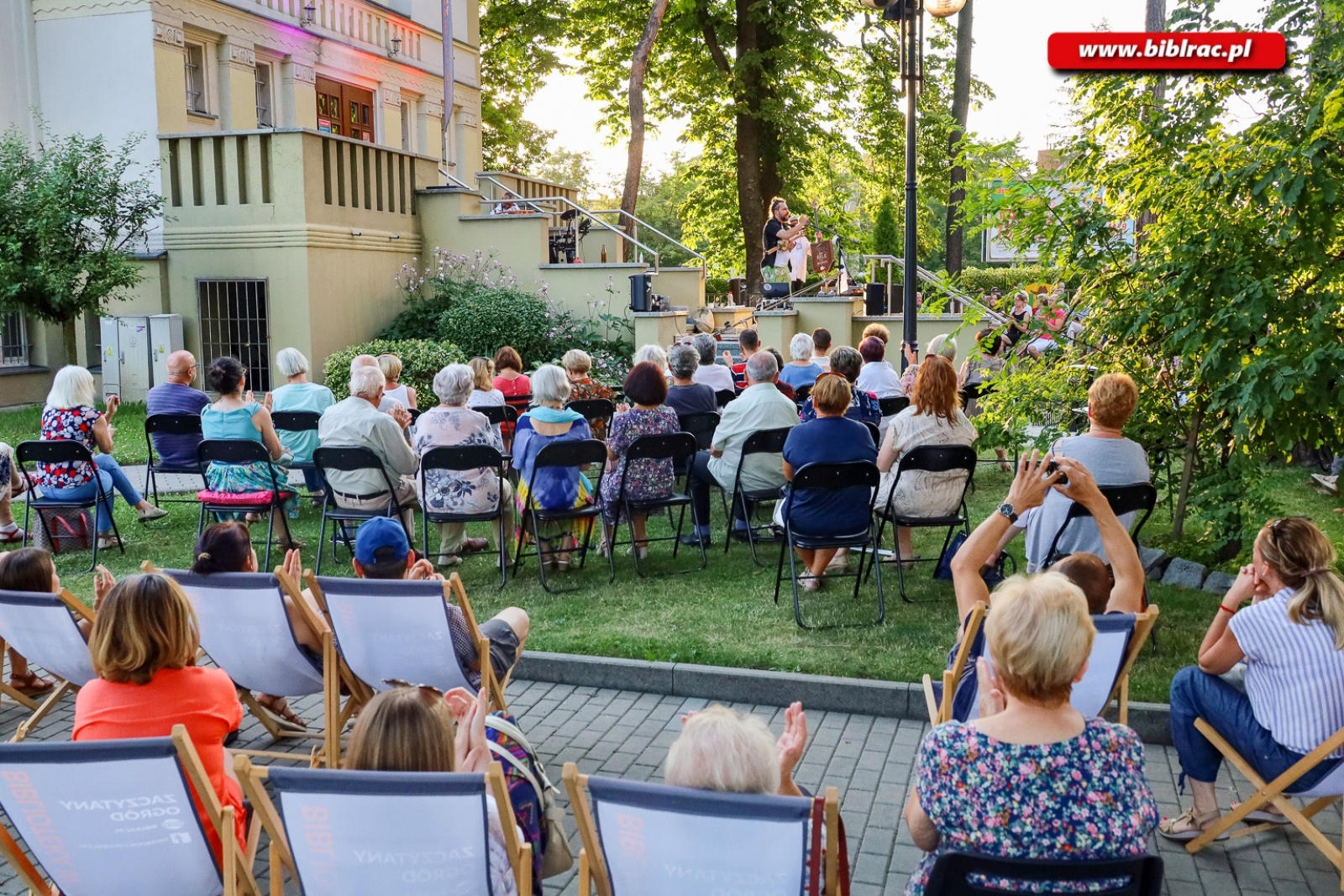 Zdjęcie w galerii na portalu naszraciborz.pl: Historia muzyki w kilku krótkich lekcjach. Bardzo muzyczny Letni Teatr na Schodach wiadomości z regionu