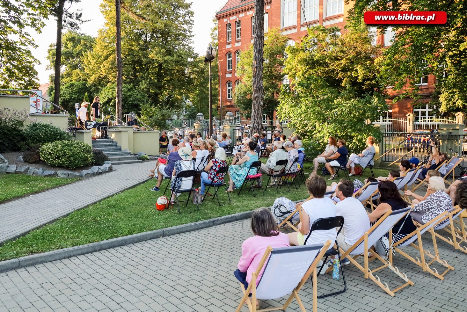 Zdjęcie w galerii na portalu naszraciborz.pl: Historia muzyki w kilku krótkich lekcjach. Bardzo muzyczny Letni Teatr na Schodach wiadomości z regionu
