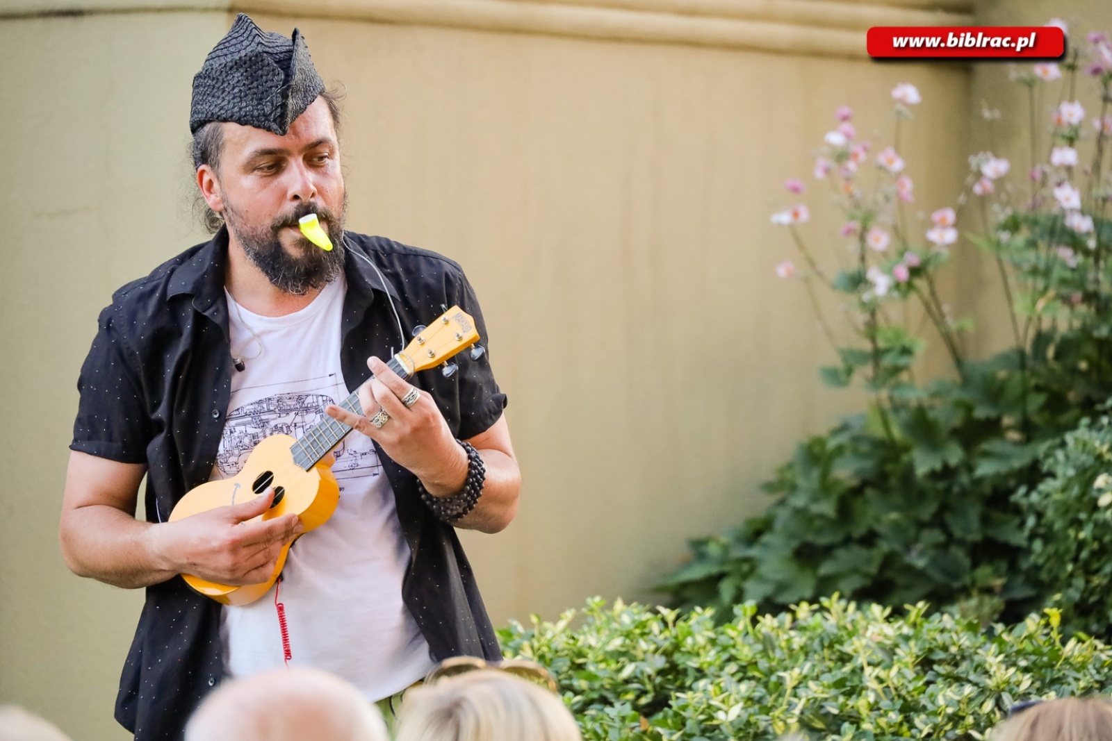 Zdjęcie w galerii na portalu naszraciborz.pl: Historia muzyki w kilku krótkich lekcjach. Bardzo muzyczny Letni Teatr na Schodach wiadomości z regionu