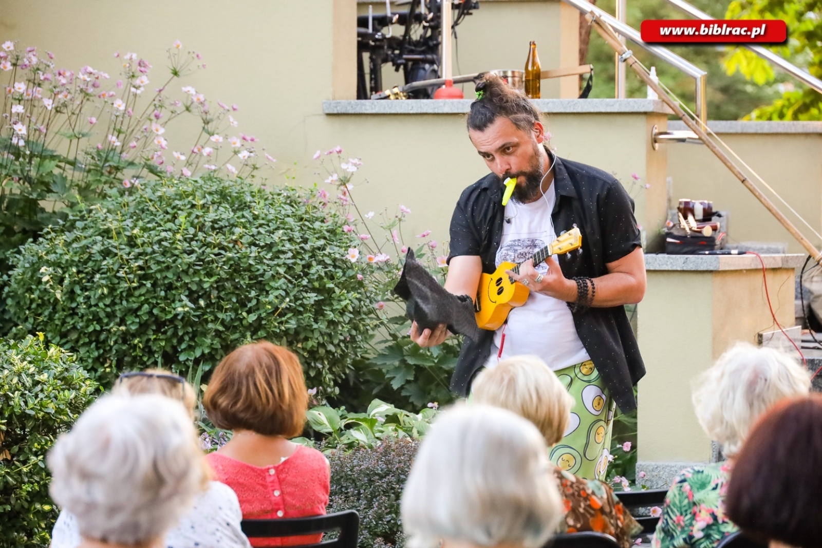 Zdjęcie w galerii na portalu naszraciborz.pl: Historia muzyki w kilku krótkich lekcjach. Bardzo muzyczny Letni Teatr na Schodach wiadomości z regionu
