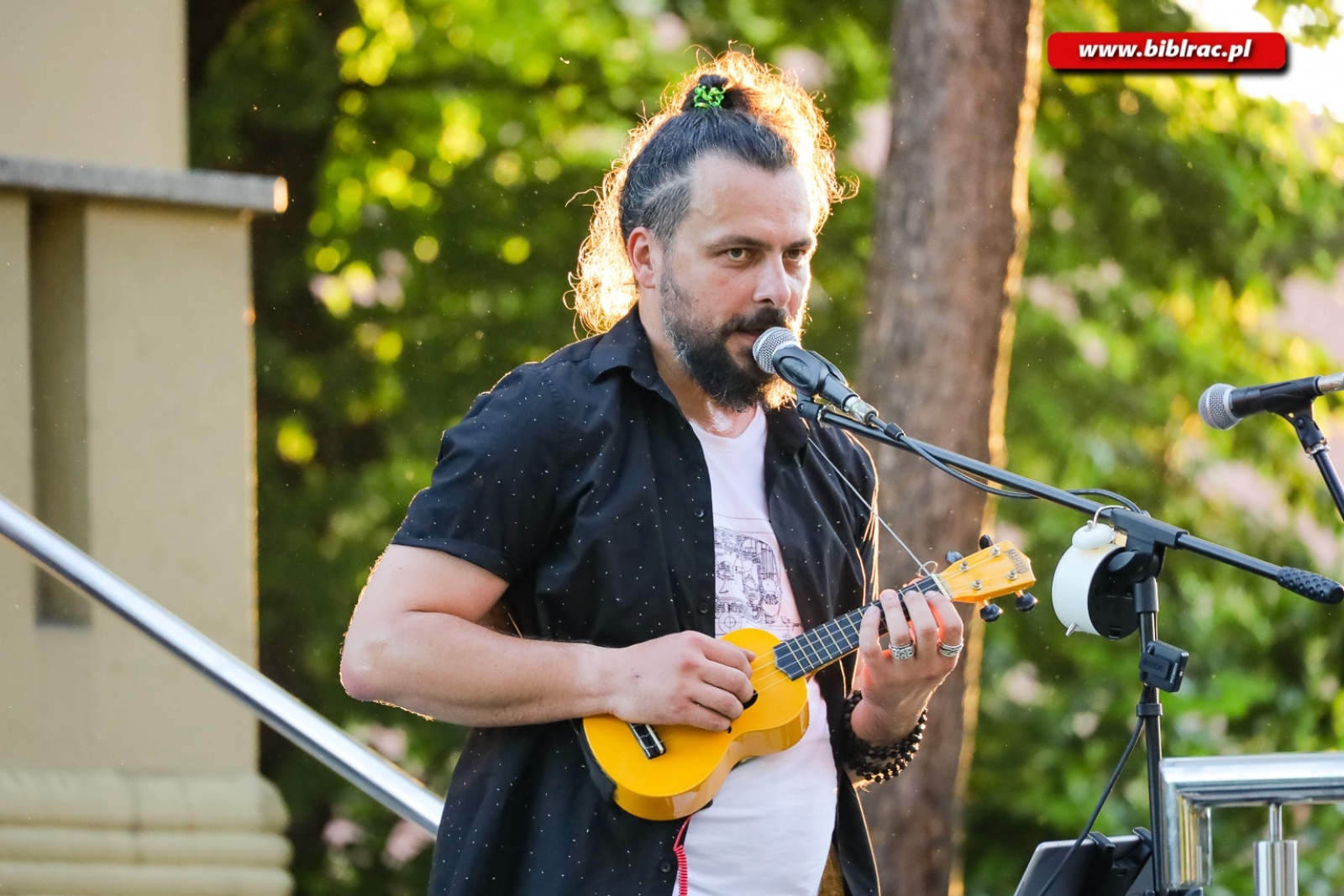 Zdjęcie w galerii na portalu naszraciborz.pl: Historia muzyki w kilku krótkich lekcjach. Bardzo muzyczny Letni Teatr na Schodach wiadomości z regionu