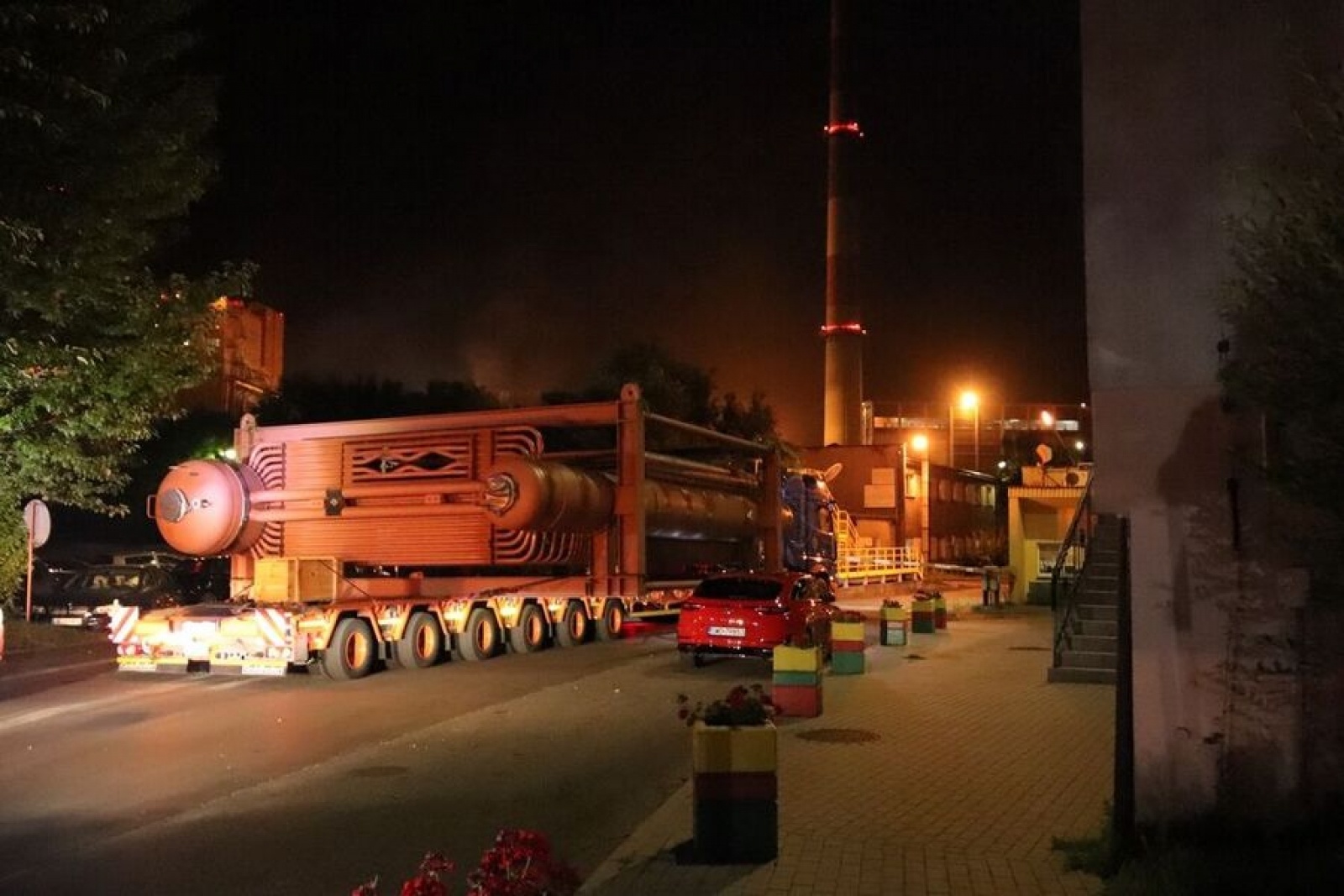 Zdjęcie w galerii na portalu naszraciborz.pl: Transport wielkogabarytowy z Rafako do Radlina wiadomości z regionu