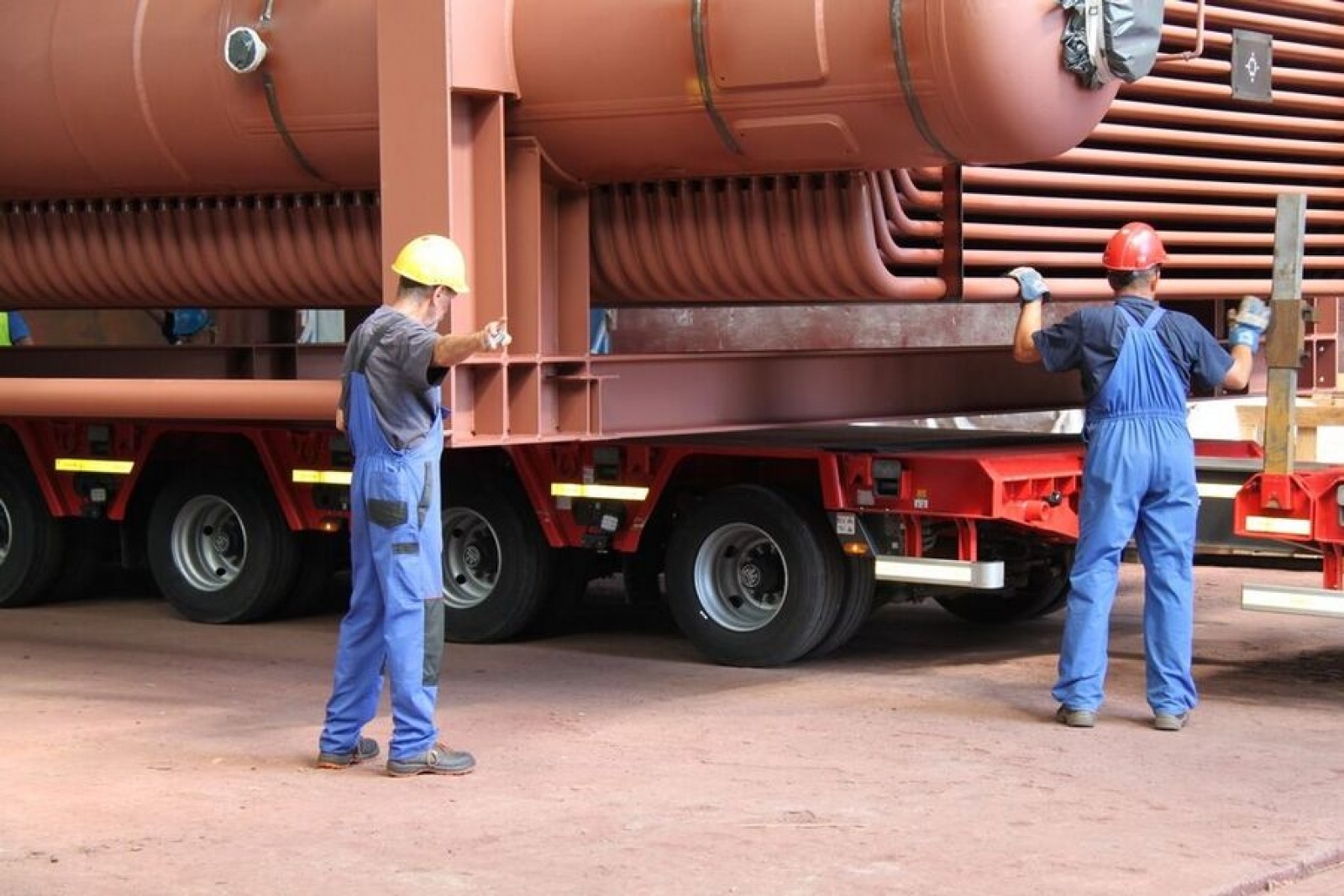 Zdjęcie w galerii na portalu naszraciborz.pl: Transport wielkogabarytowy z Rafako do Radlina wiadomości z regionu