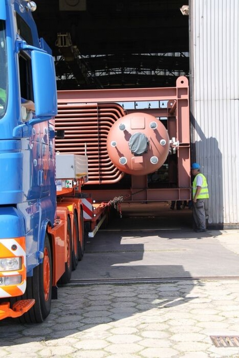 Zdjęcie w galerii na portalu naszraciborz.pl: Transport wielkogabarytowy z Rafako do Radlina wiadomości z regionu