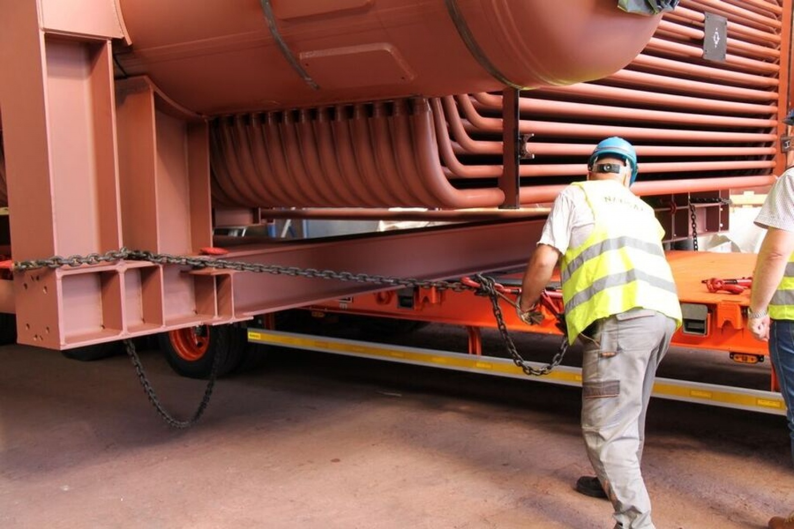 Zdjęcie w galerii na portalu naszraciborz.pl: Transport wielkogabarytowy z Rafako do Radlina wiadomości z regionu