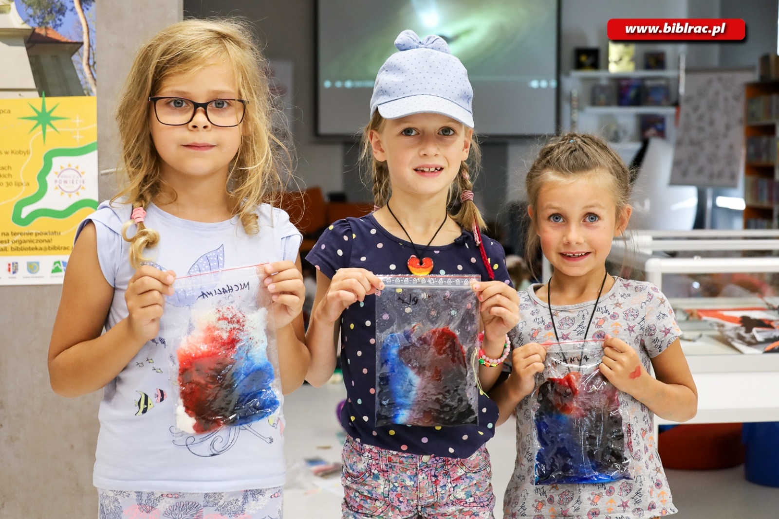 Zdjęcie w galerii na portalu naszraciborz.pl: Czarne dziury i Wielki Wybuch. Kosmiczne lato z biblioteką [FOTO] wiadomości z regionu
