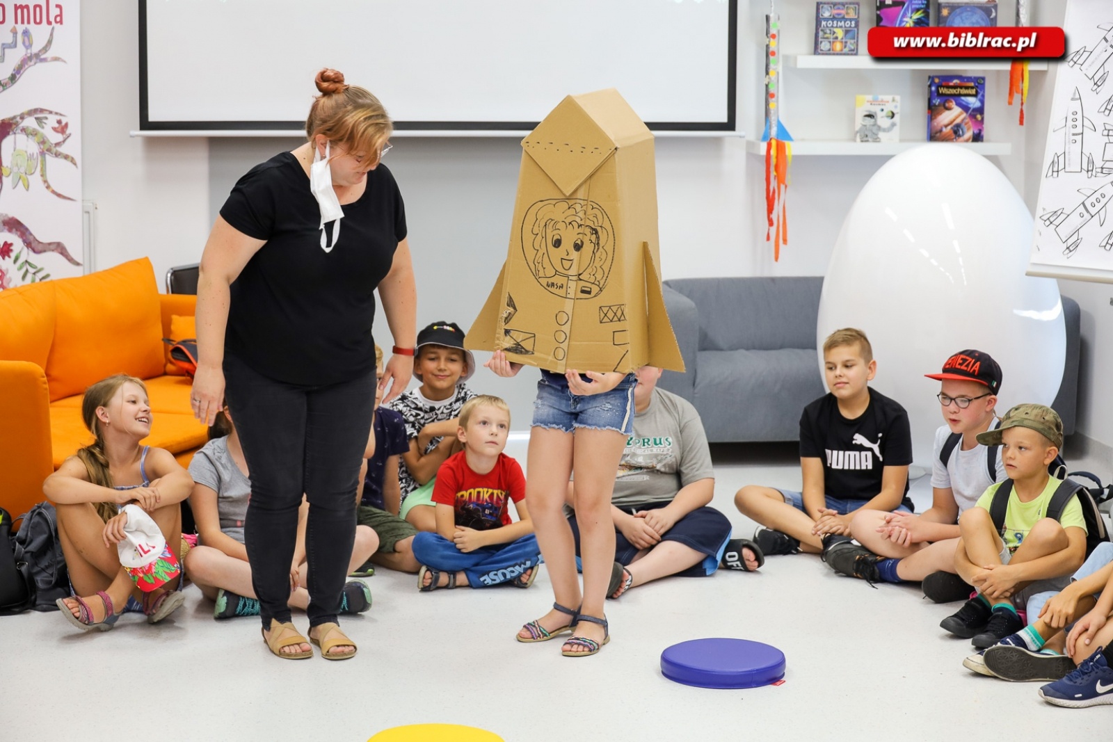 Zdjęcie w galerii na portalu naszraciborz.pl: Czarne dziury i Wielki Wybuch. Kosmiczne lato z biblioteką [FOTO] wiadomości z regionu