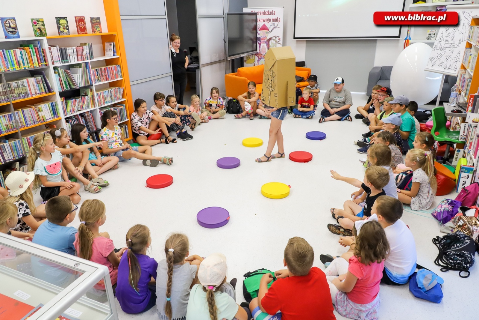 Zdjęcie w galerii na portalu naszraciborz.pl: Czarne dziury i Wielki Wybuch. Kosmiczne lato z biblioteką [FOTO] wiadomości z regionu