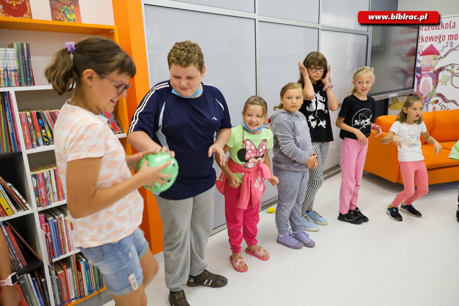 Zdjęcie w galerii na portalu naszraciborz.pl: Czarne dziury i Wielki Wybuch. Kosmiczne lato z biblioteką [FOTO] wiadomości z regionu