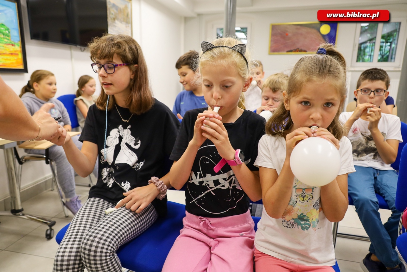 Zdjęcie w galerii na portalu naszraciborz.pl: Czarne dziury i Wielki Wybuch. Kosmiczne lato z biblioteką [FOTO] wiadomości z regionu