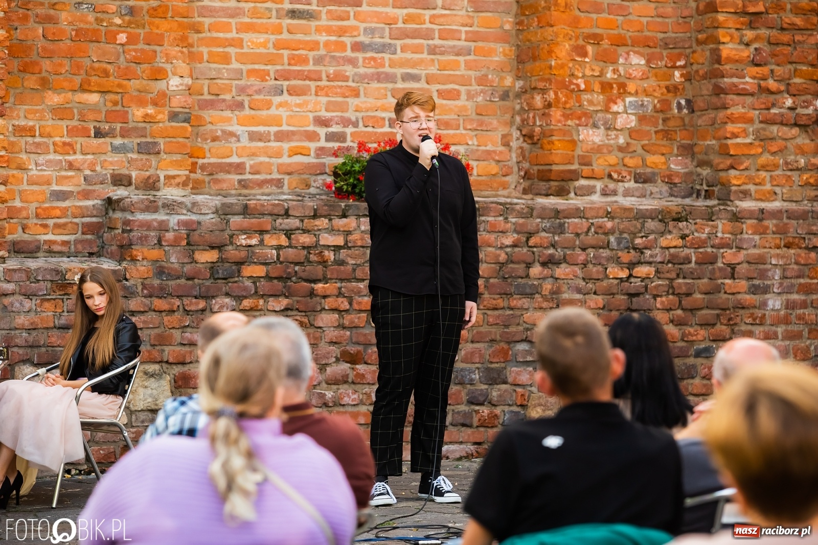 Zdjęcie w galerii na portalu naszraciborz.pl: II letni koncert Mirażu na zamkowym dziedzińcu wiadomości z regionu