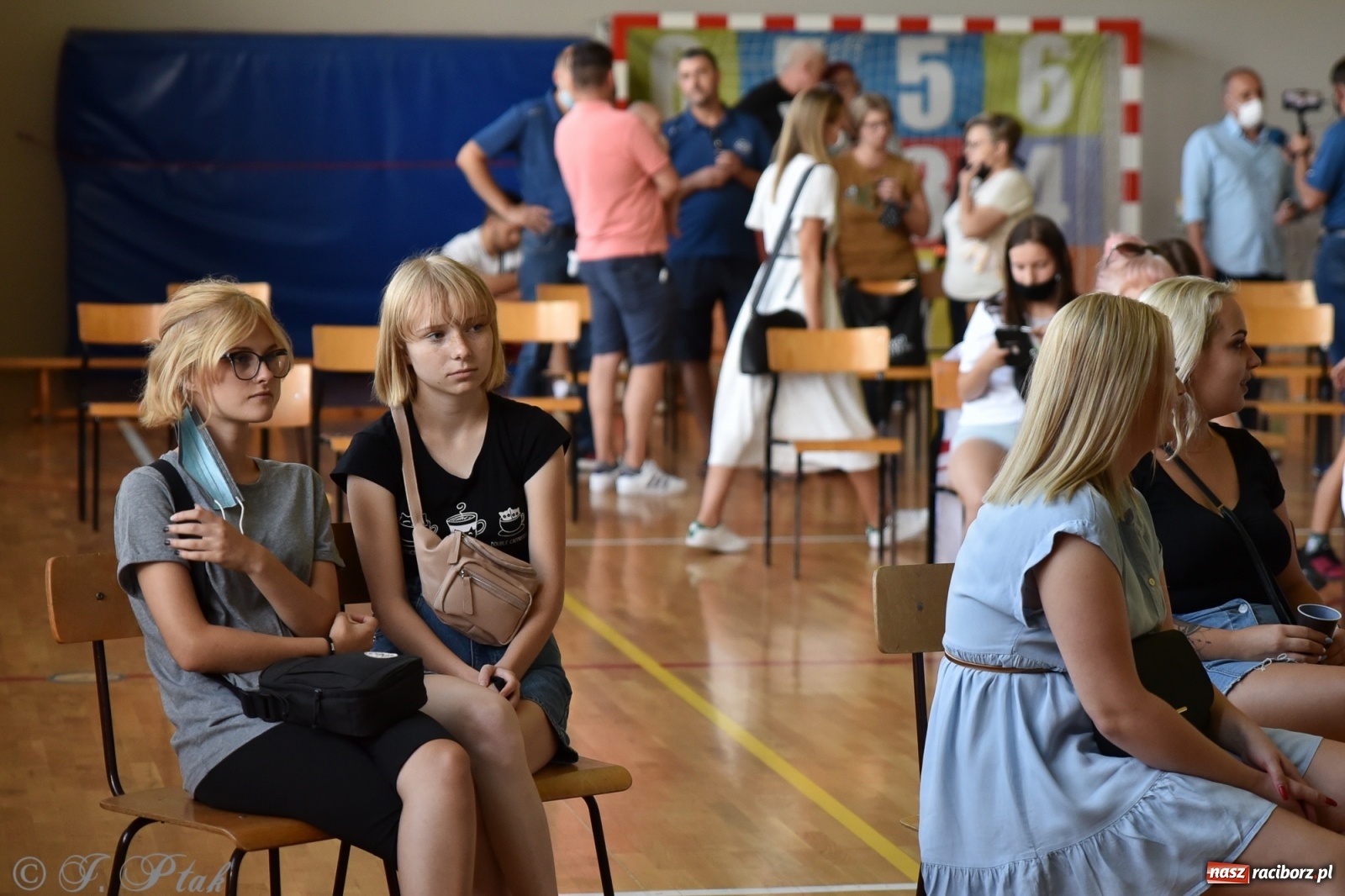 Zdjęcie w galerii na portalu naszraciborz.pl: Fan-club Justyny wypełnił salę na Ocicach. Szykuje się powitanie mistrzyni w Raciborzu wiadomości z regionu